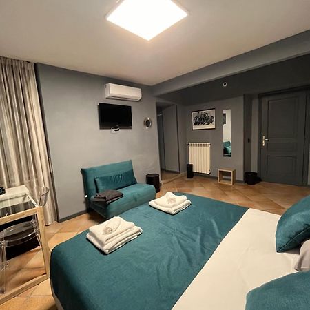 Naples Luxury Suites B&B ภายนอก รูปภาพ
