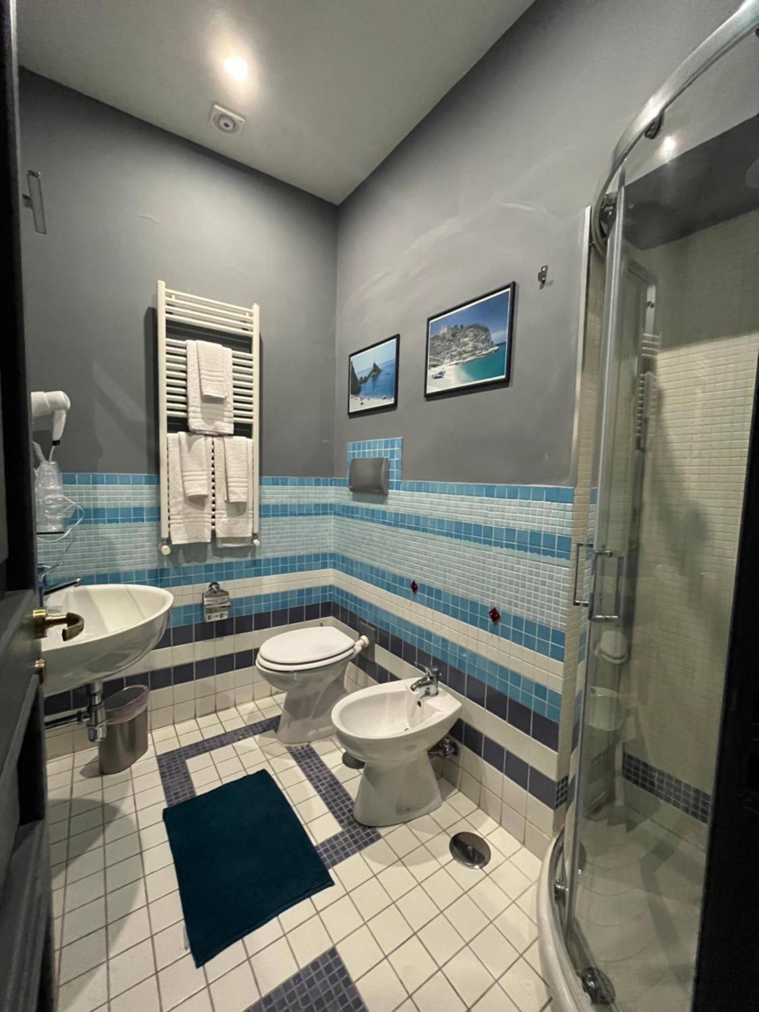 Naples Luxury Suites B&B ภายนอก รูปภาพ
