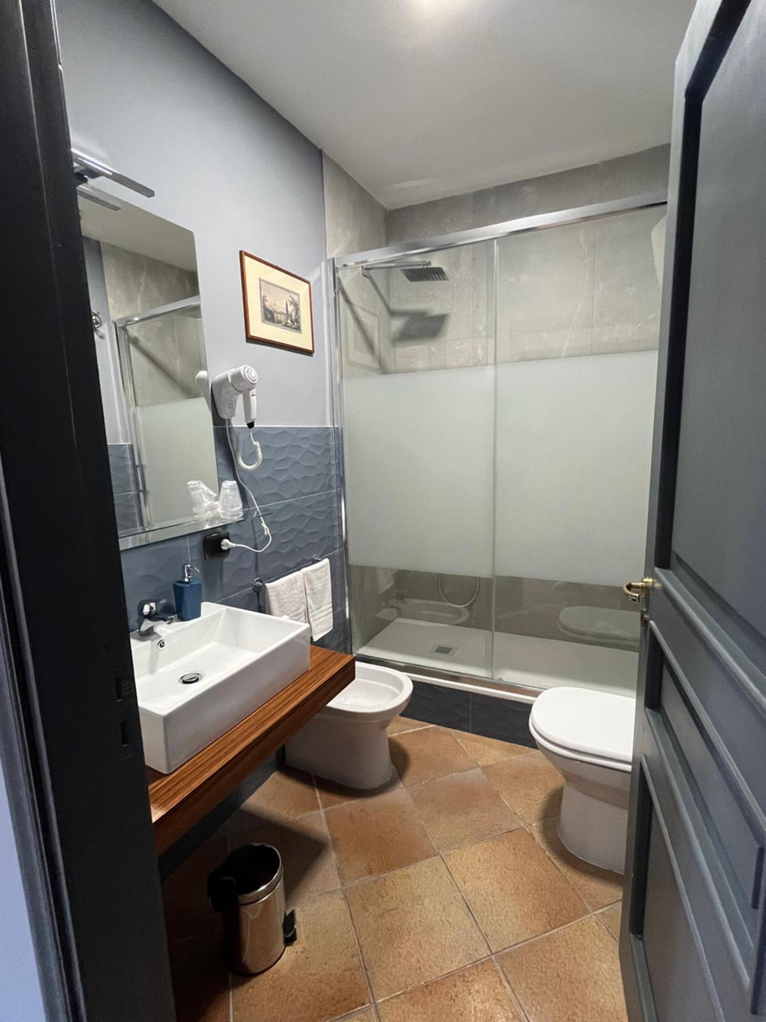 Naples Luxury Suites B&B ภายนอก รูปภาพ