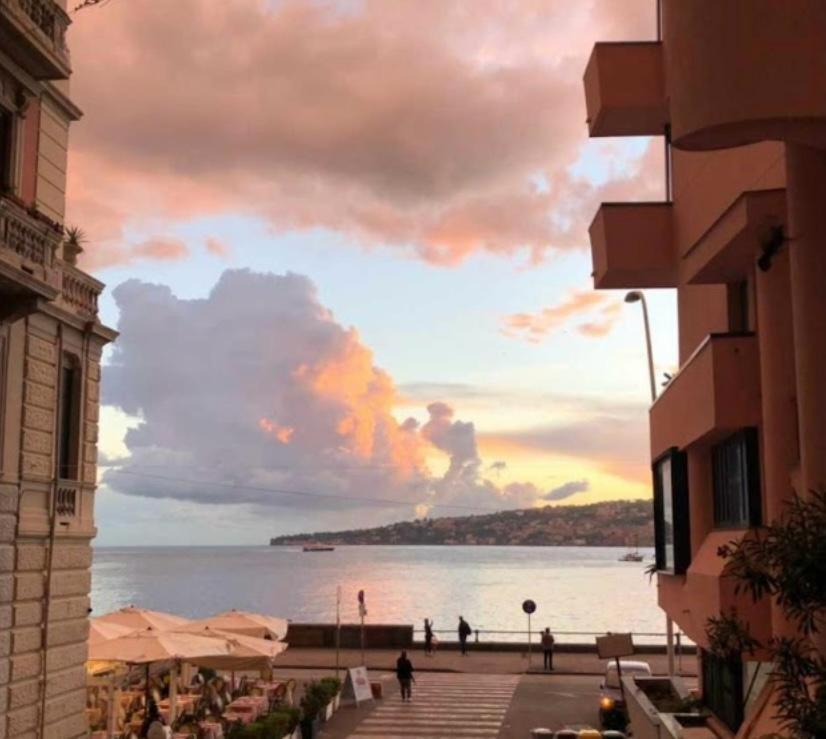 Naples Luxury Suites B&B ภายนอก รูปภาพ